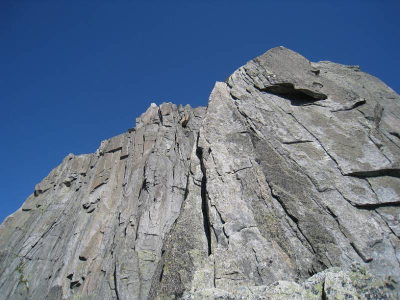 img_0349.jpg - Blick  vom Sattel nach dem Zwillingsturm (2920 m) auf die 3 SL lange "Headwall"