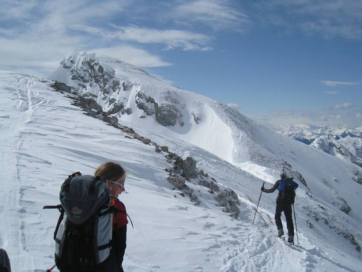 img_0385.jpg - Kurz vor dem letzten Gipfel, dem Gr. Palfenhorn. Aufgestiegen und abgefahren wird über die Gratschneide